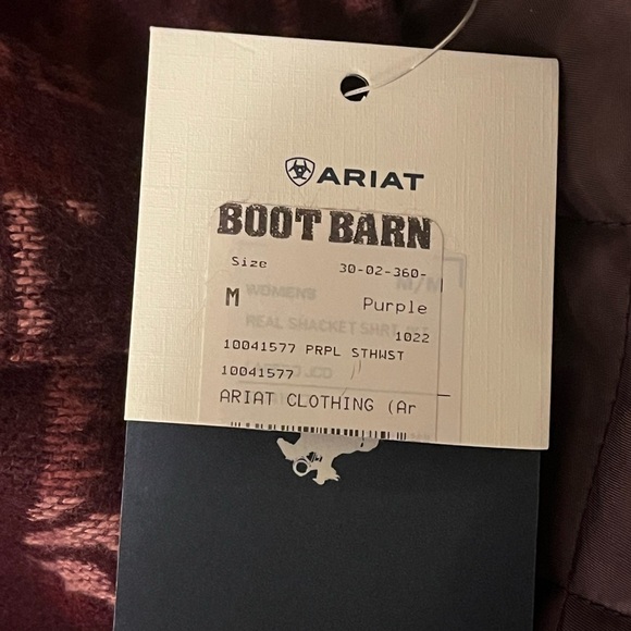 Ariat Southwest Geometric Print Shacket, quilted interior, size M - Picture 7 of 12